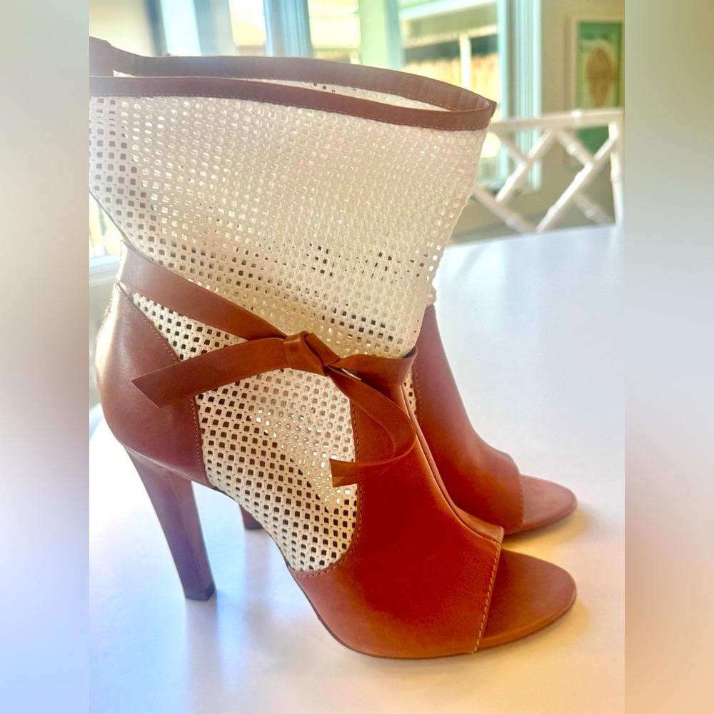 Viktor & Rolf only worn once sz 38 high heel booties. Brown leather/white mesh